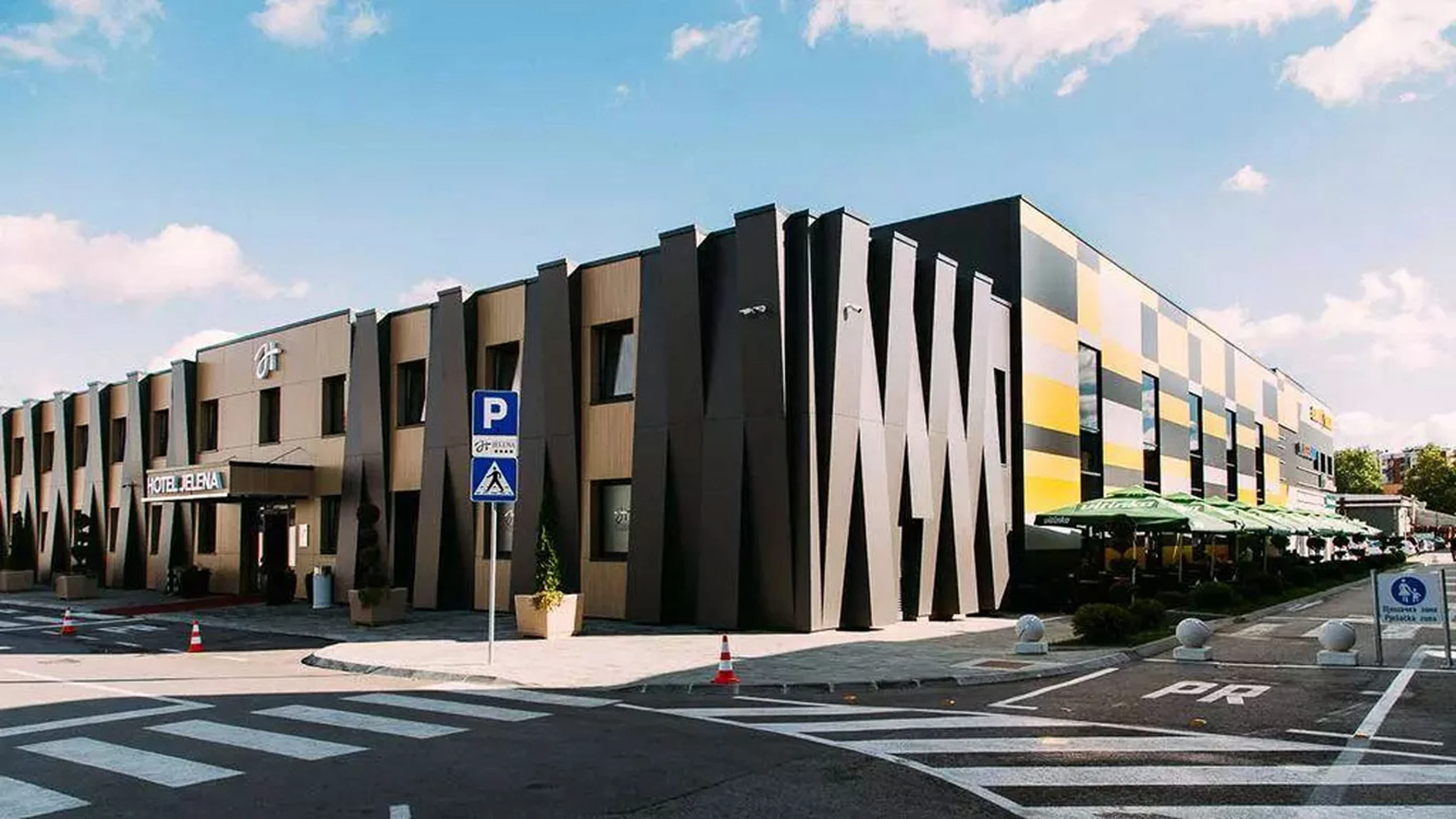 Hotel Jelena accommodation exterior